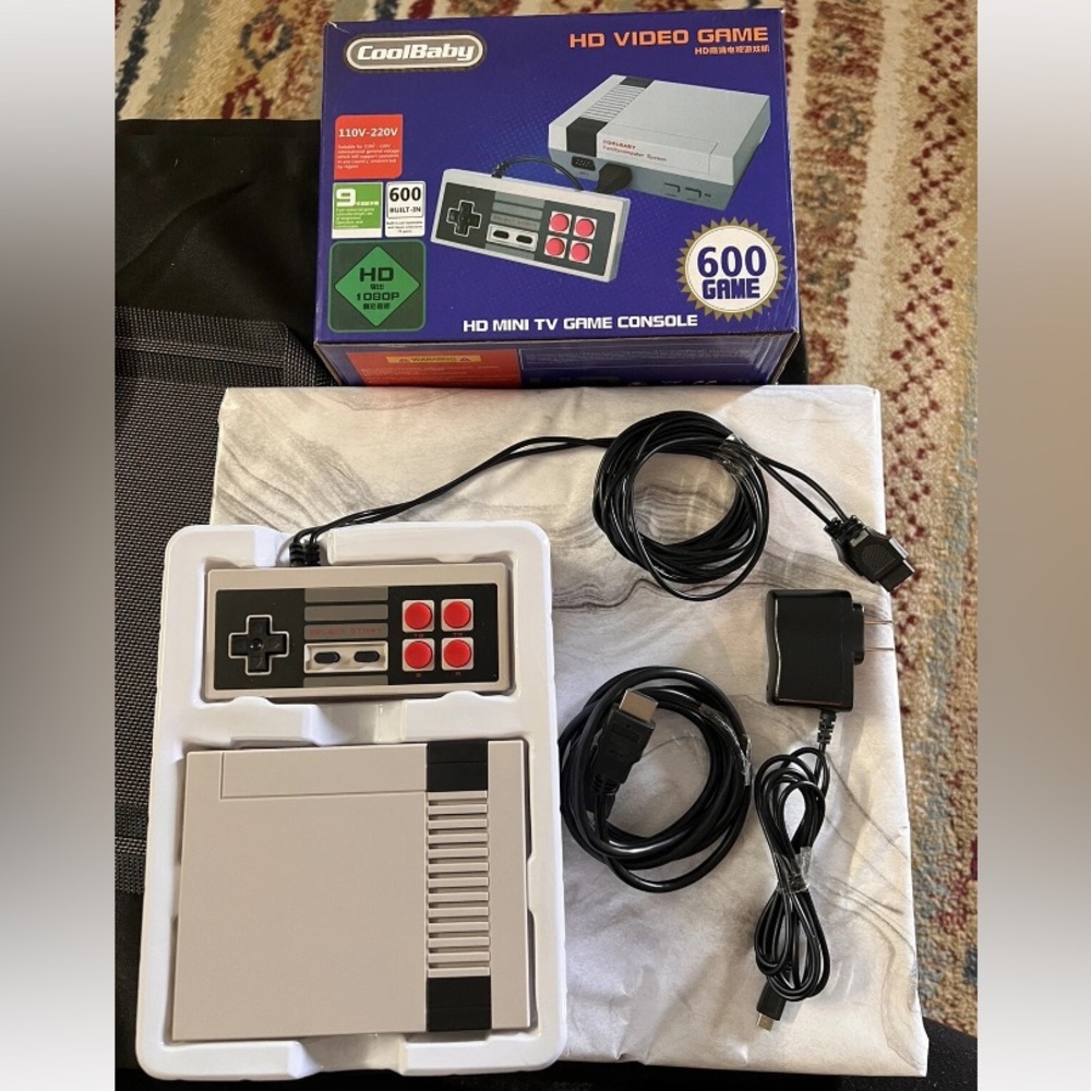 MINI NINTENDO GAME SIMULATOR W 2 CONTROLLERS & 600 GAMES BY COOL BABY